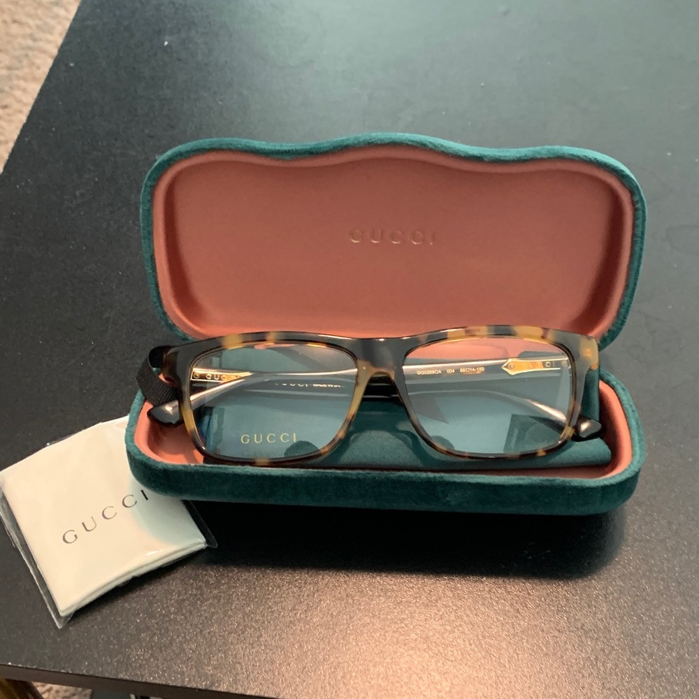 Gucci Men's Tortoiseshell Glasses Case with Teal Interior